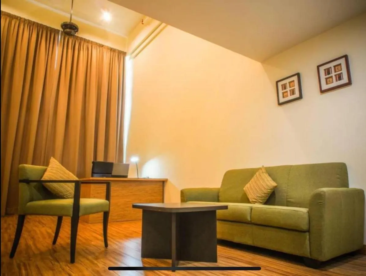 아파트 The Ceo Executive Suites 바얀레파스